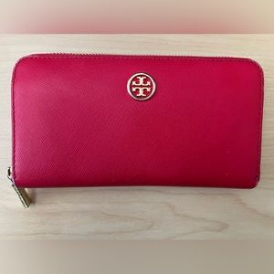 Tory Burch Leather Robinson Continental Zip Wallet in Pink Red